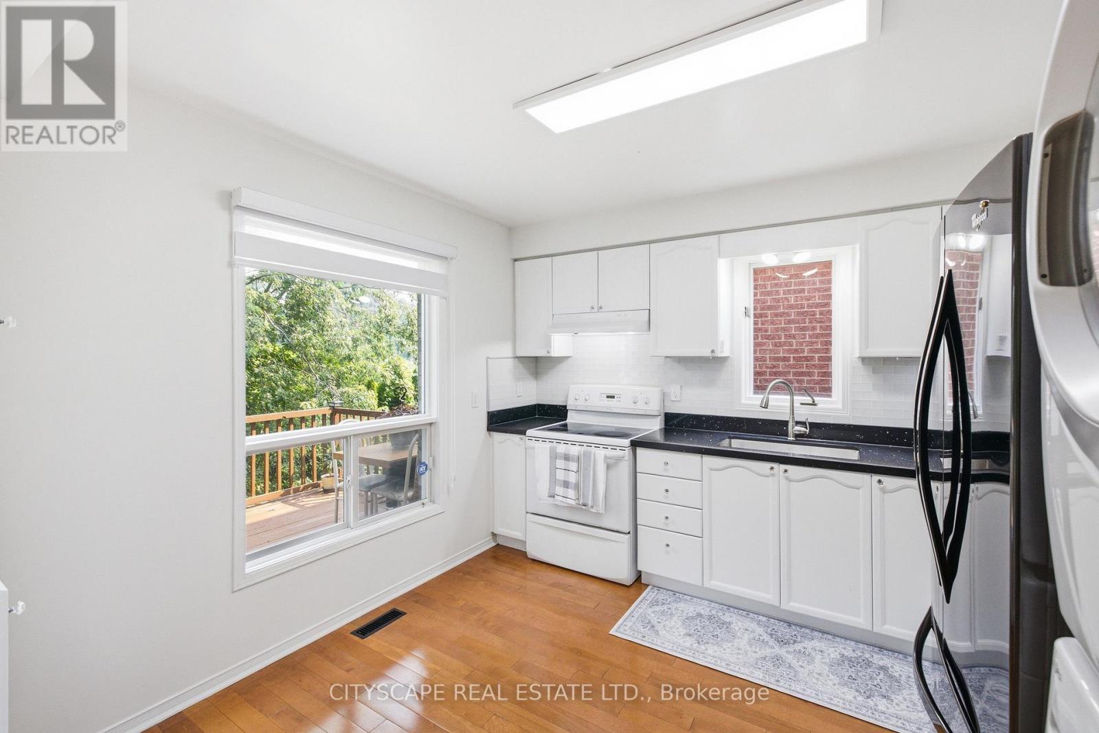 1143 WINDGROVE SQUARE - 13