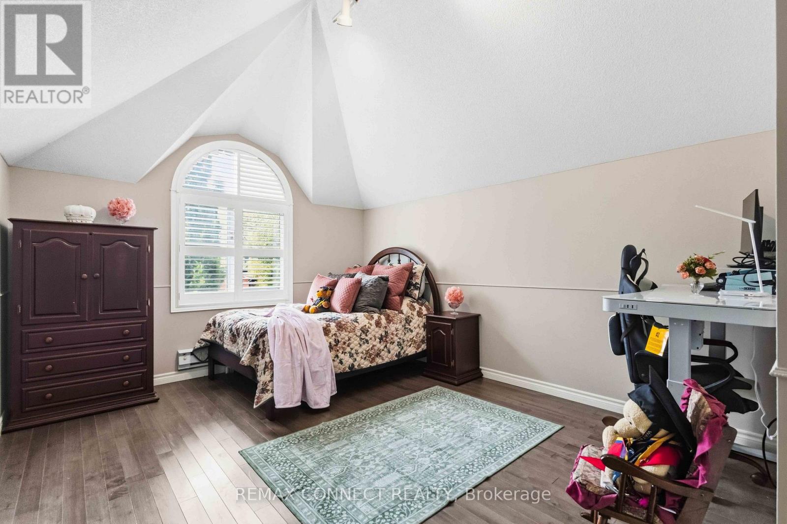 9 NETTLE'S COURT - 24