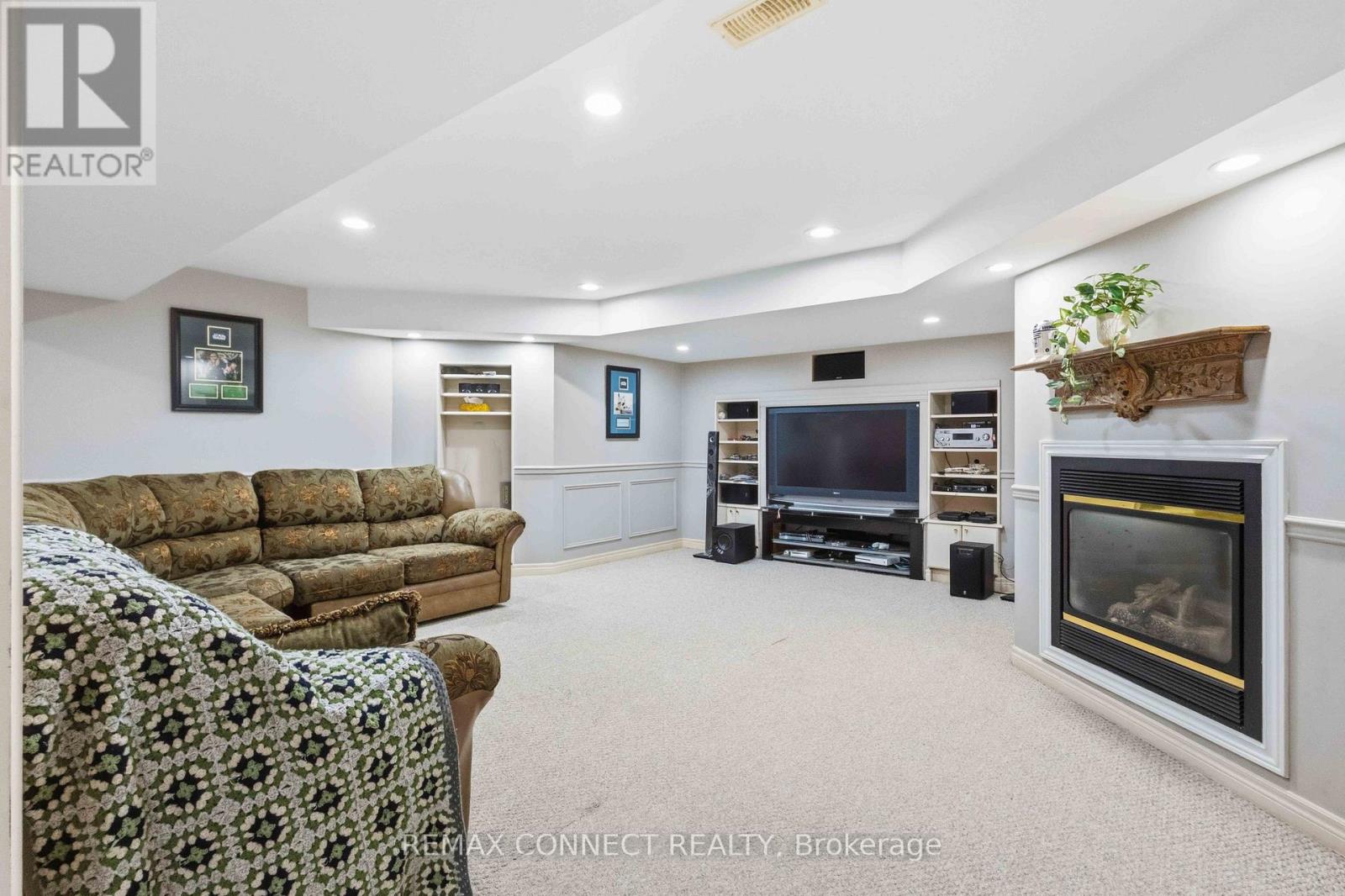 9 NETTLE'S COURT - 37
