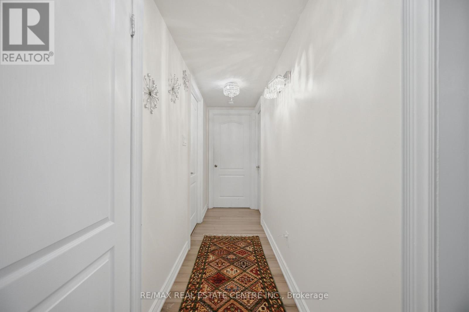 #718 1470 MIDLAND AVENUE - 20