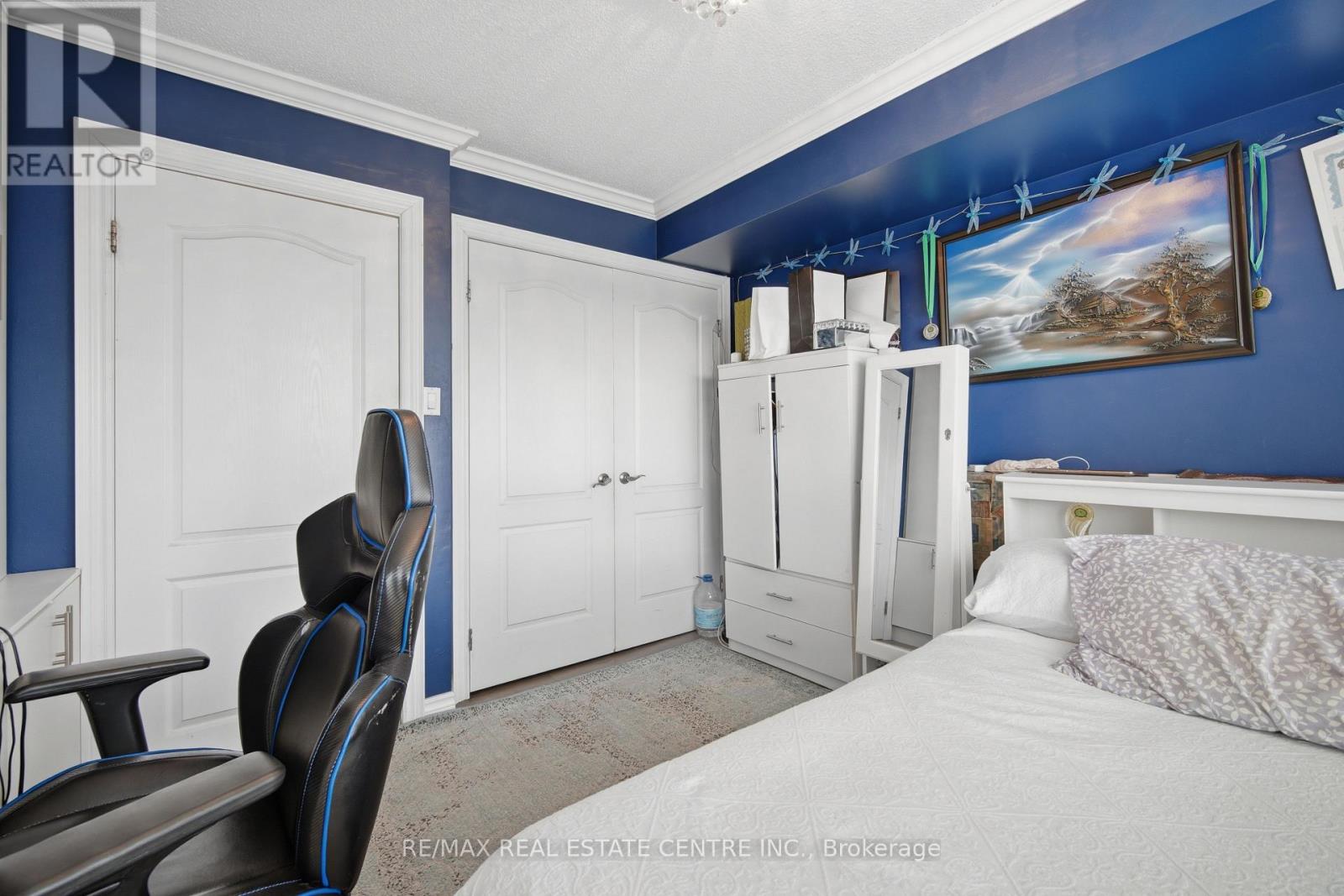#718 1470 MIDLAND AVENUE - 27