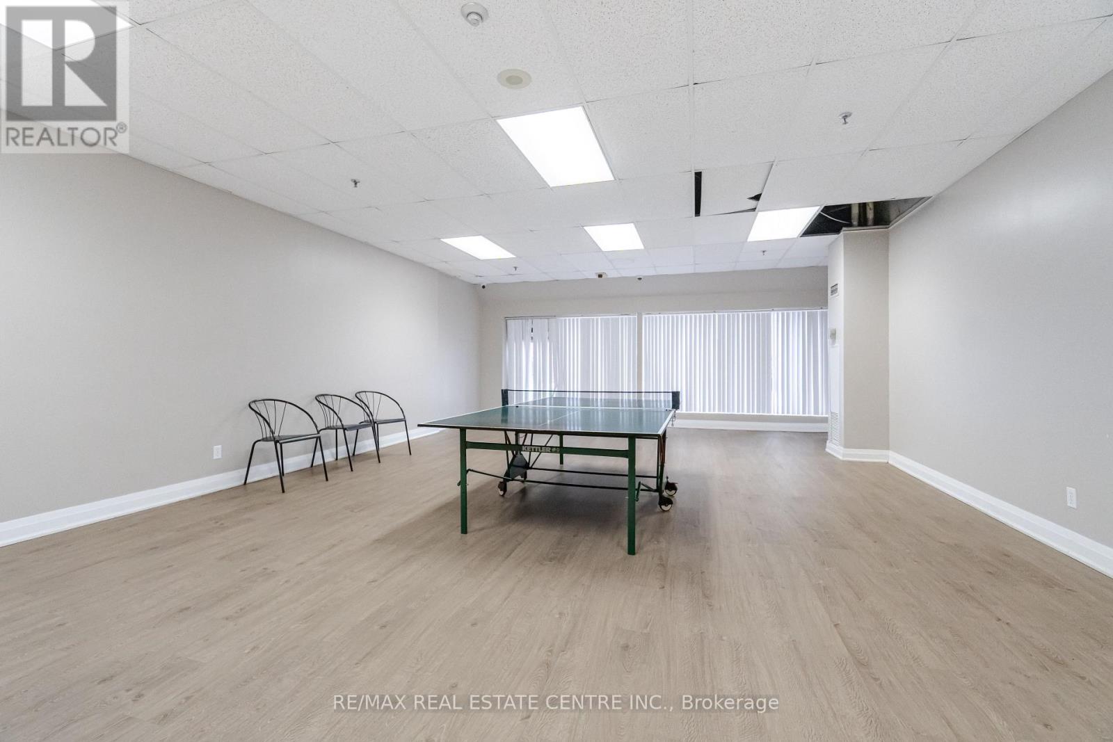 #718 1470 MIDLAND AVENUE - 35
