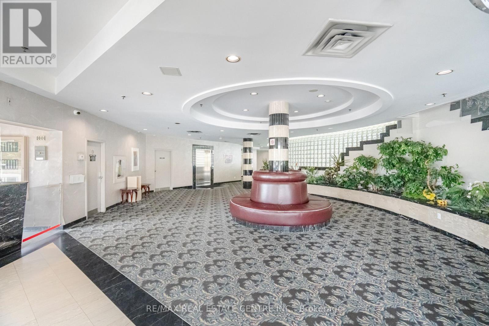 #718 1470 MIDLAND AVENUE - 42