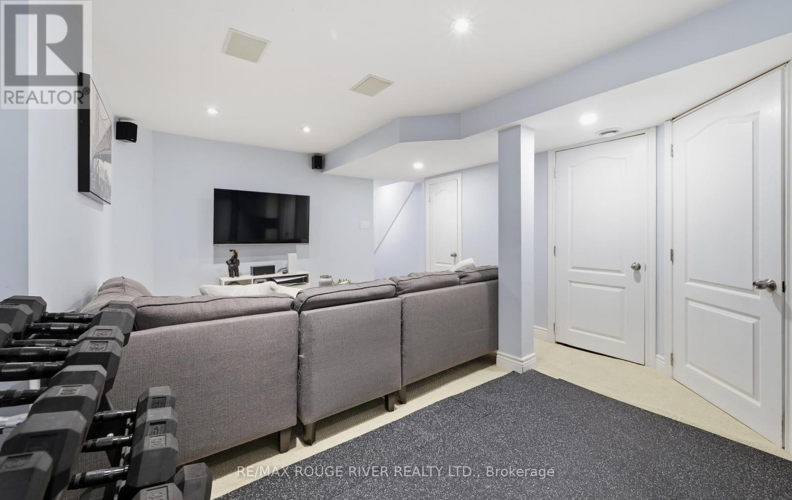 79 SOMERSCALES DRIVE - 28