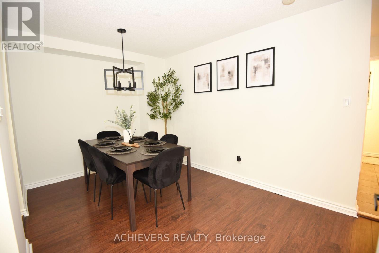 19 MCCULLOCK CRESCENT - 13