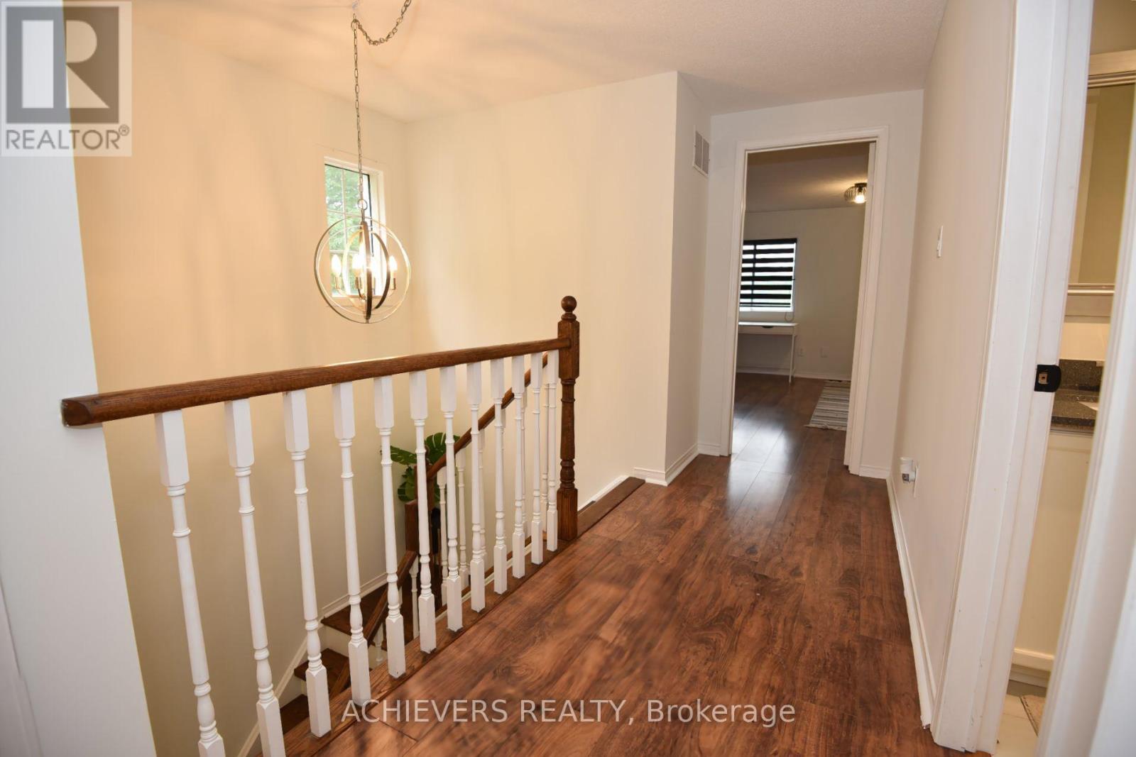 19 MCCULLOCK CRESCENT - 22