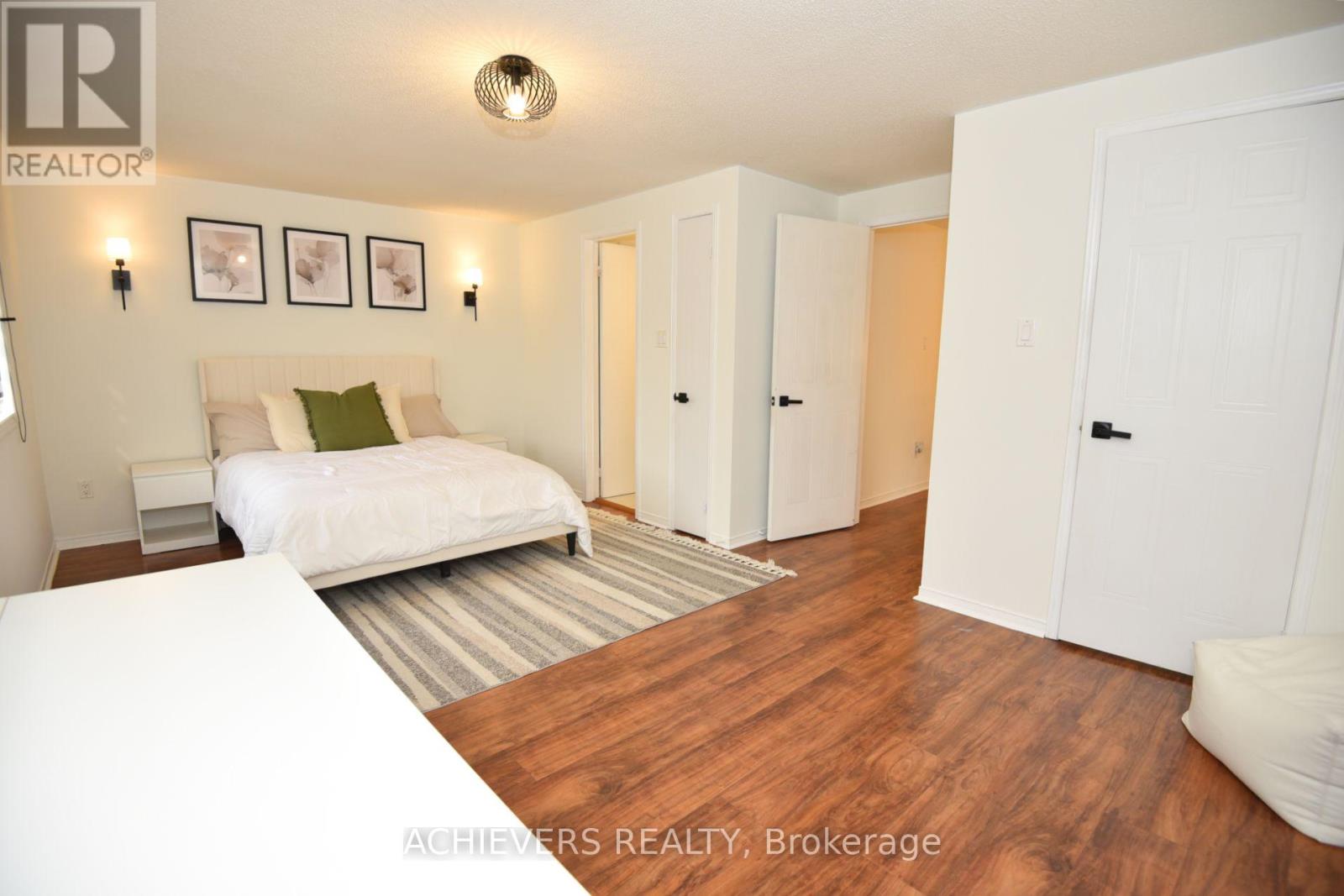 19 MCCULLOCK CRESCENT - 24