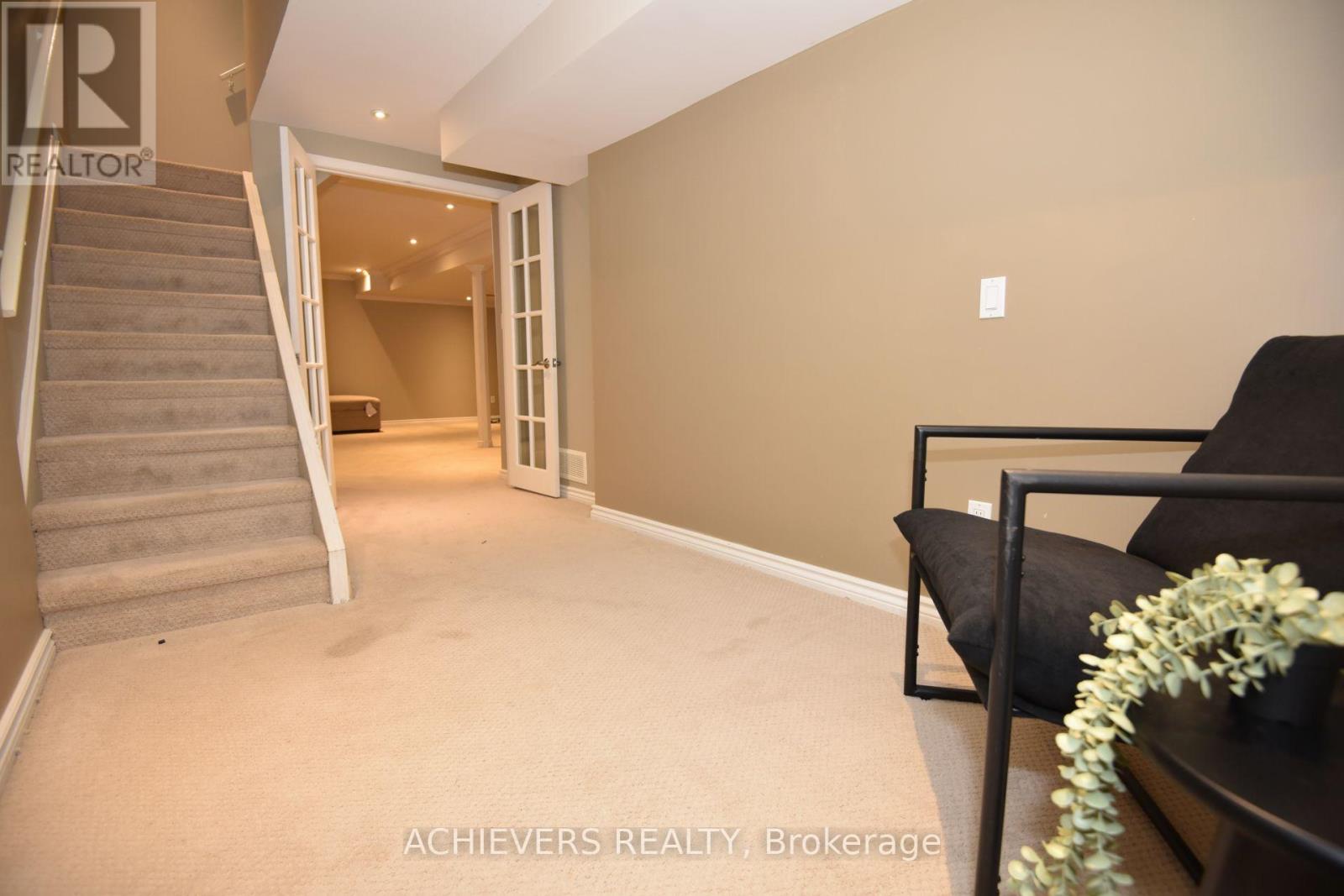 19 MCCULLOCK CRESCENT - 39