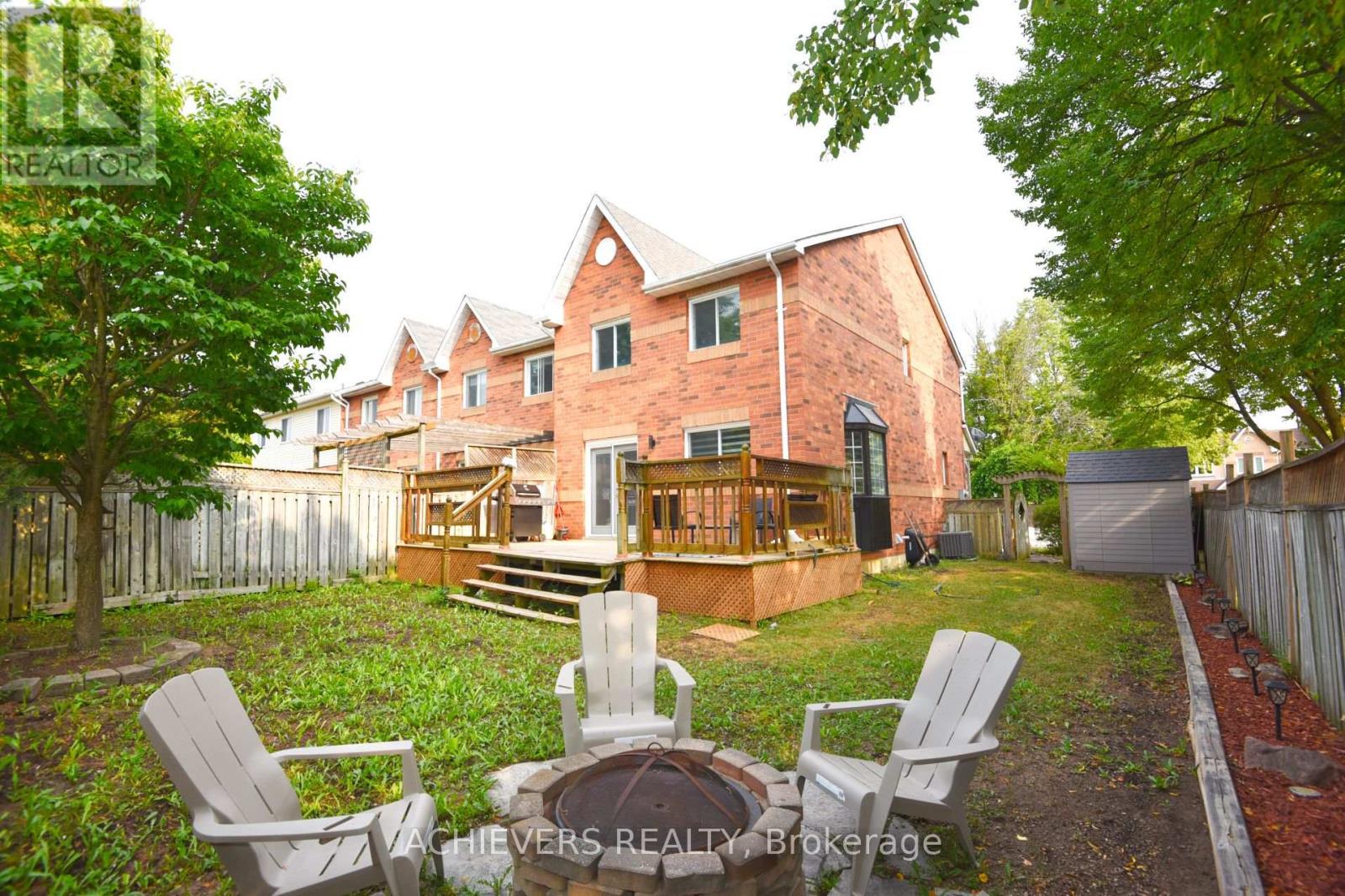 19 MCCULLOCK CRESCENT - 42