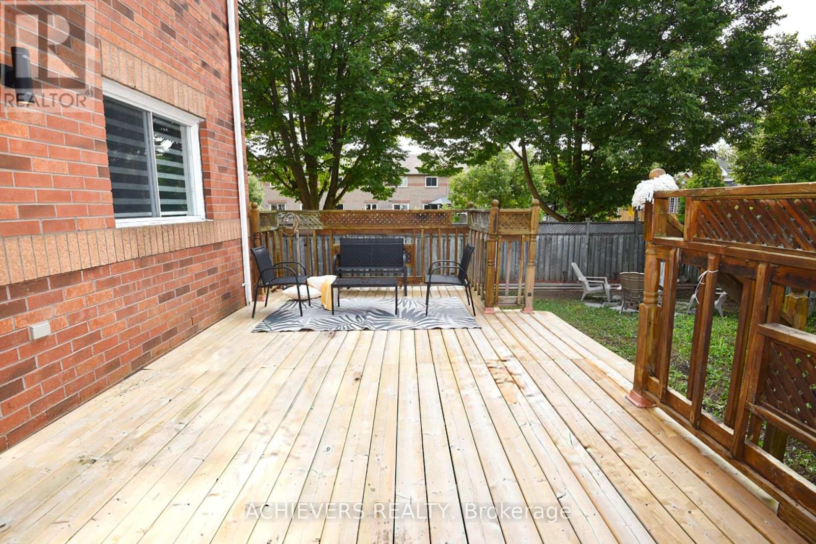19 MCCULLOCK CRESCENT - 44