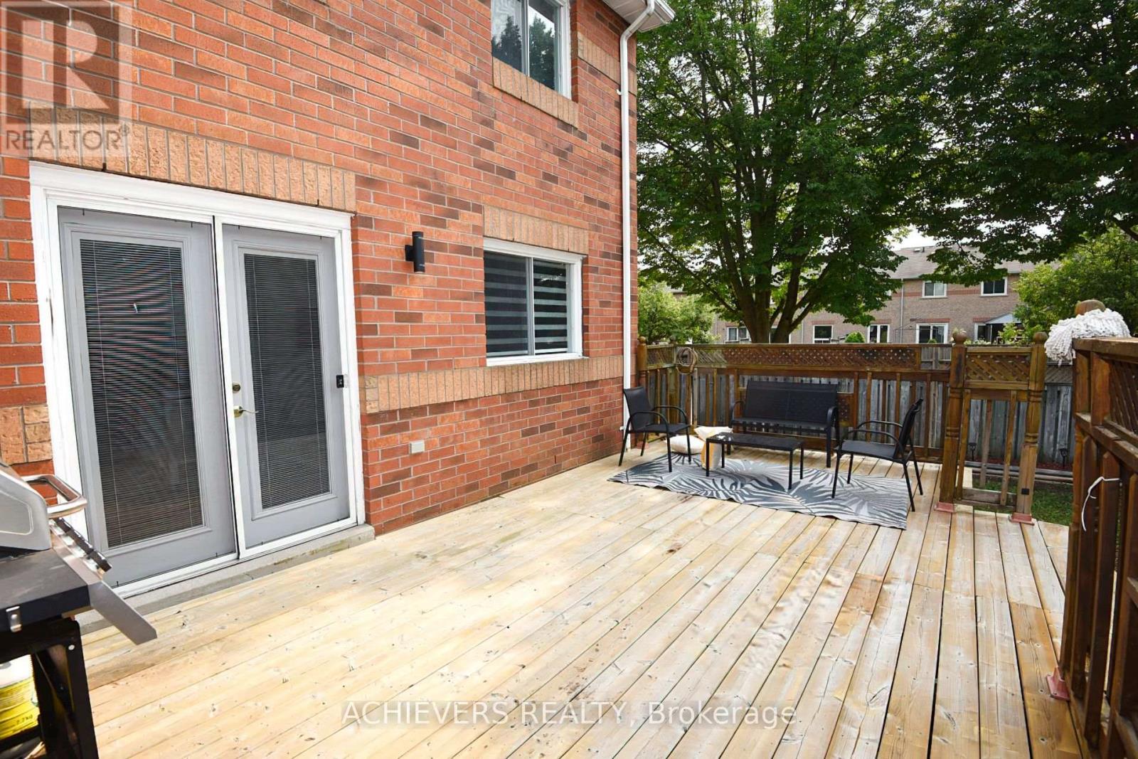 19 MCCULLOCK CRESCENT - 45