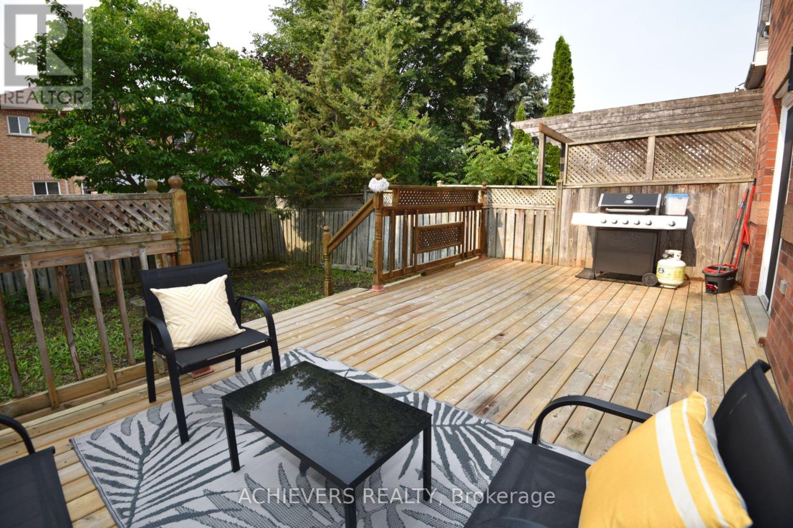 19 MCCULLOCK CRESCENT - 46