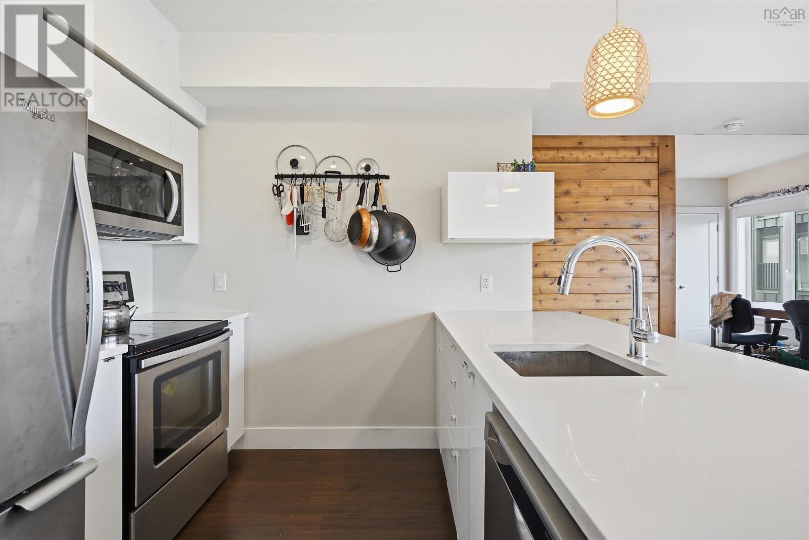 #405 5677 Harris Street - 7