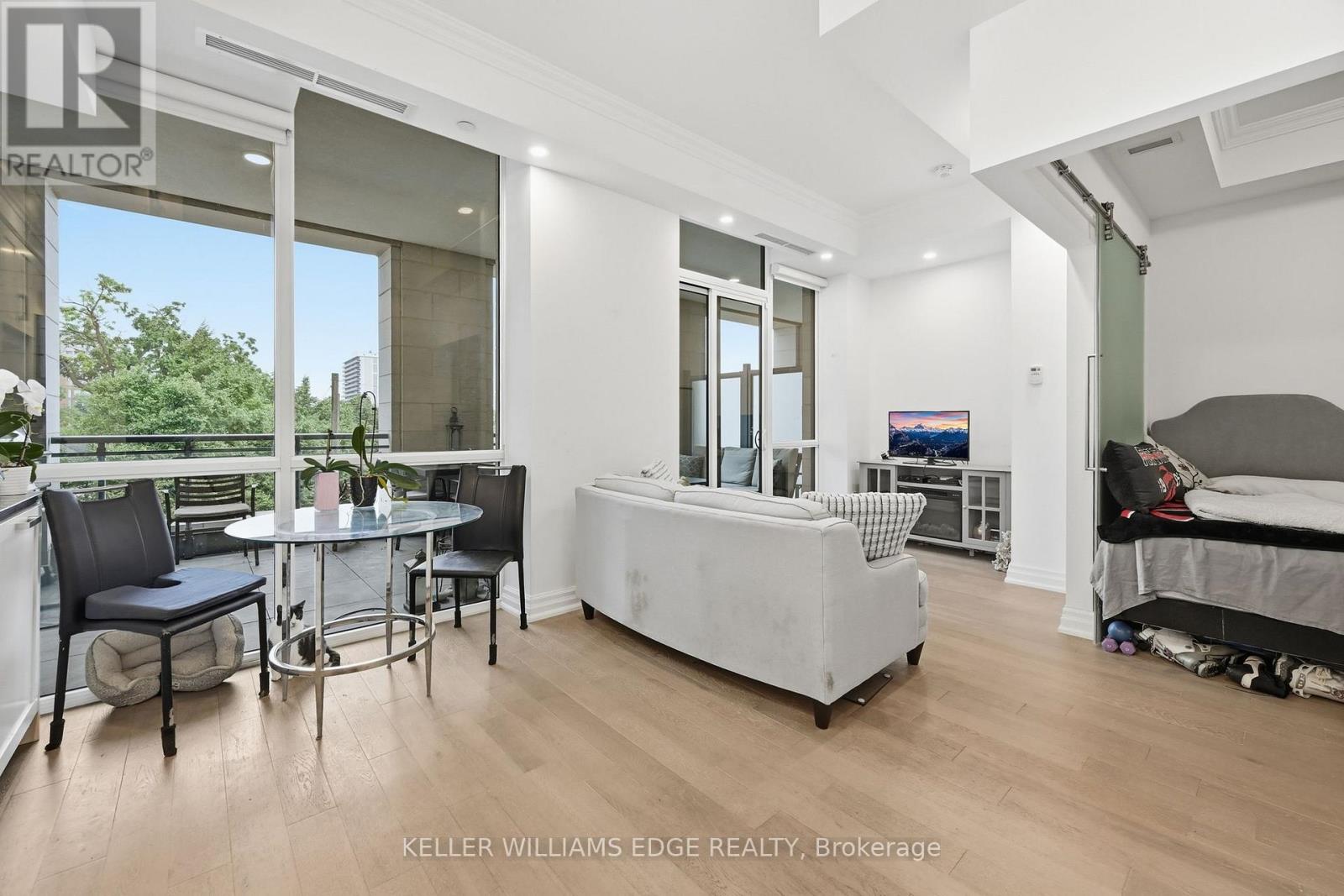 #202 2060 LAKESHORE ROAD - 28