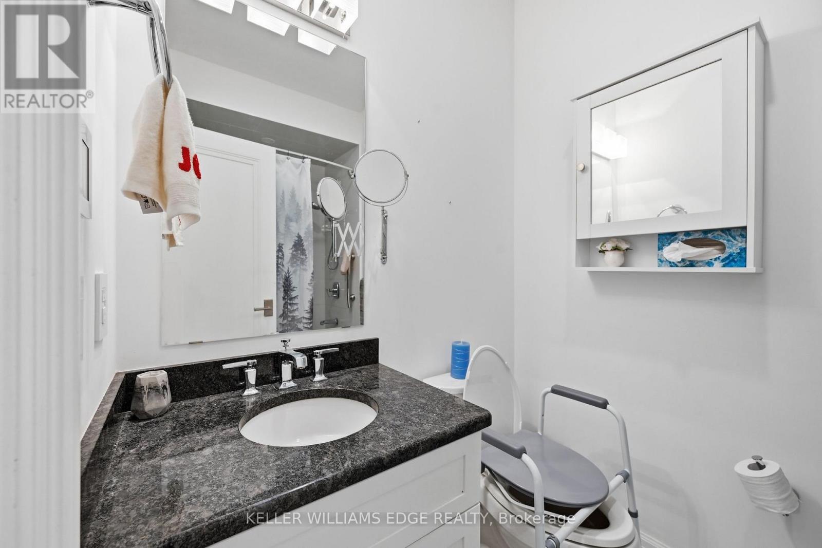 #202 2060 LAKESHORE ROAD - 23