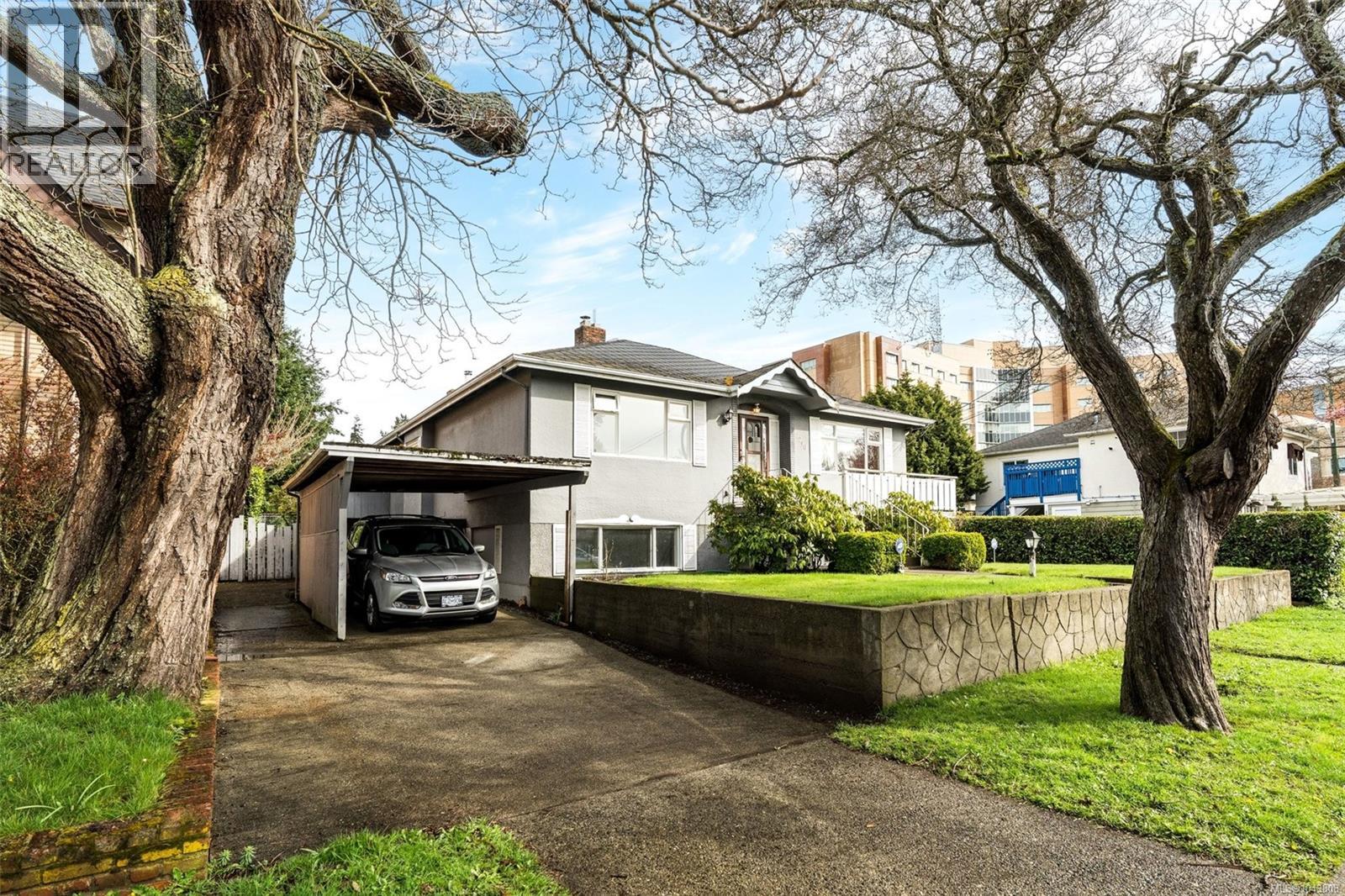 1790 Denman St - 2
