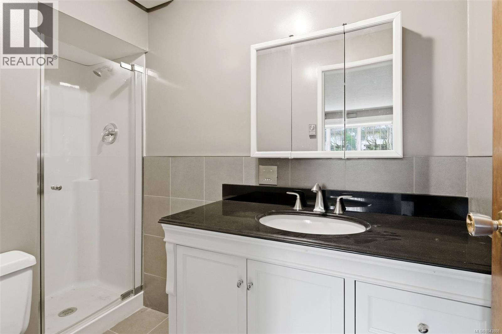 1790 Denman St - 21