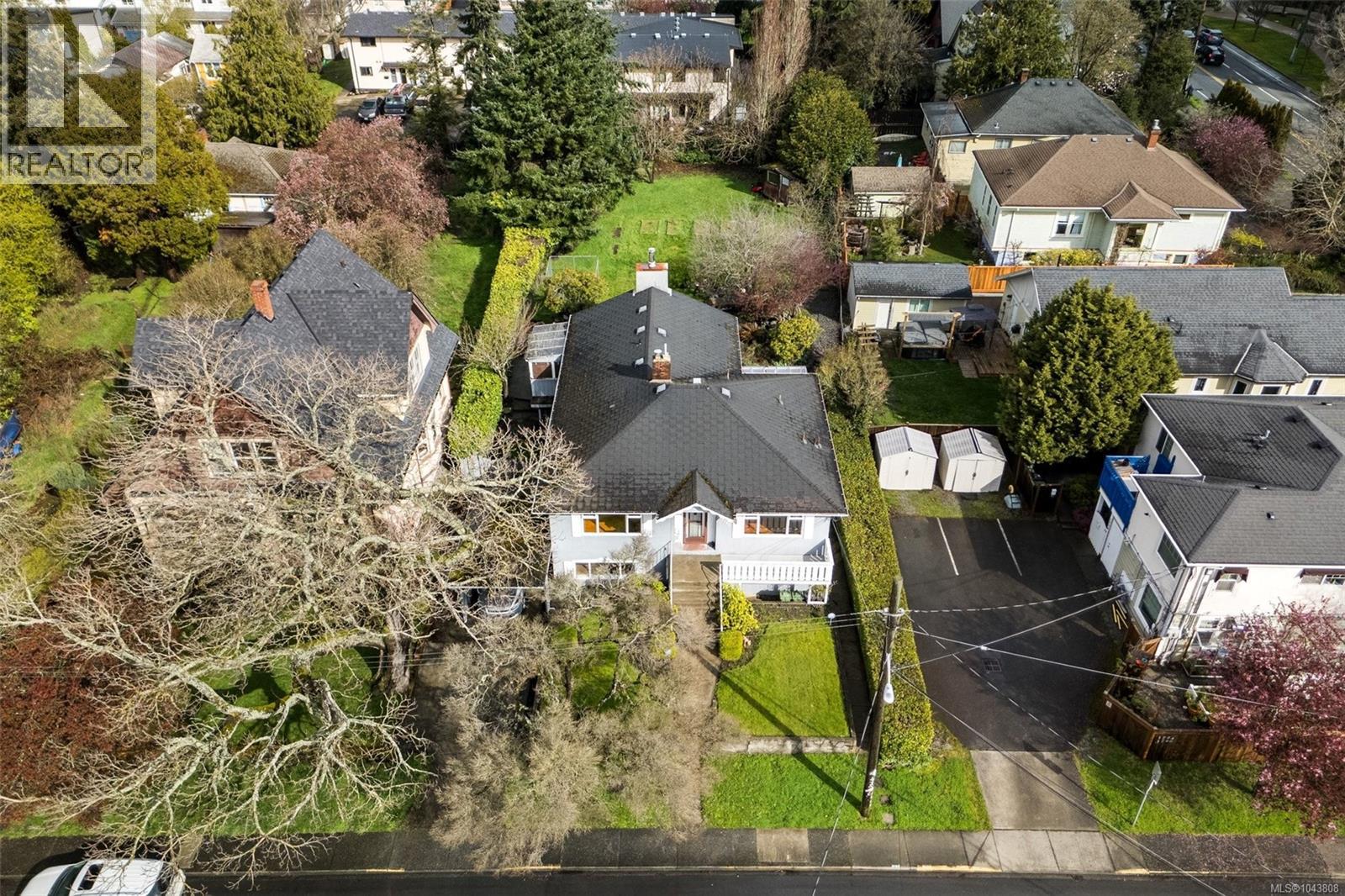 1790 Denman St - 31