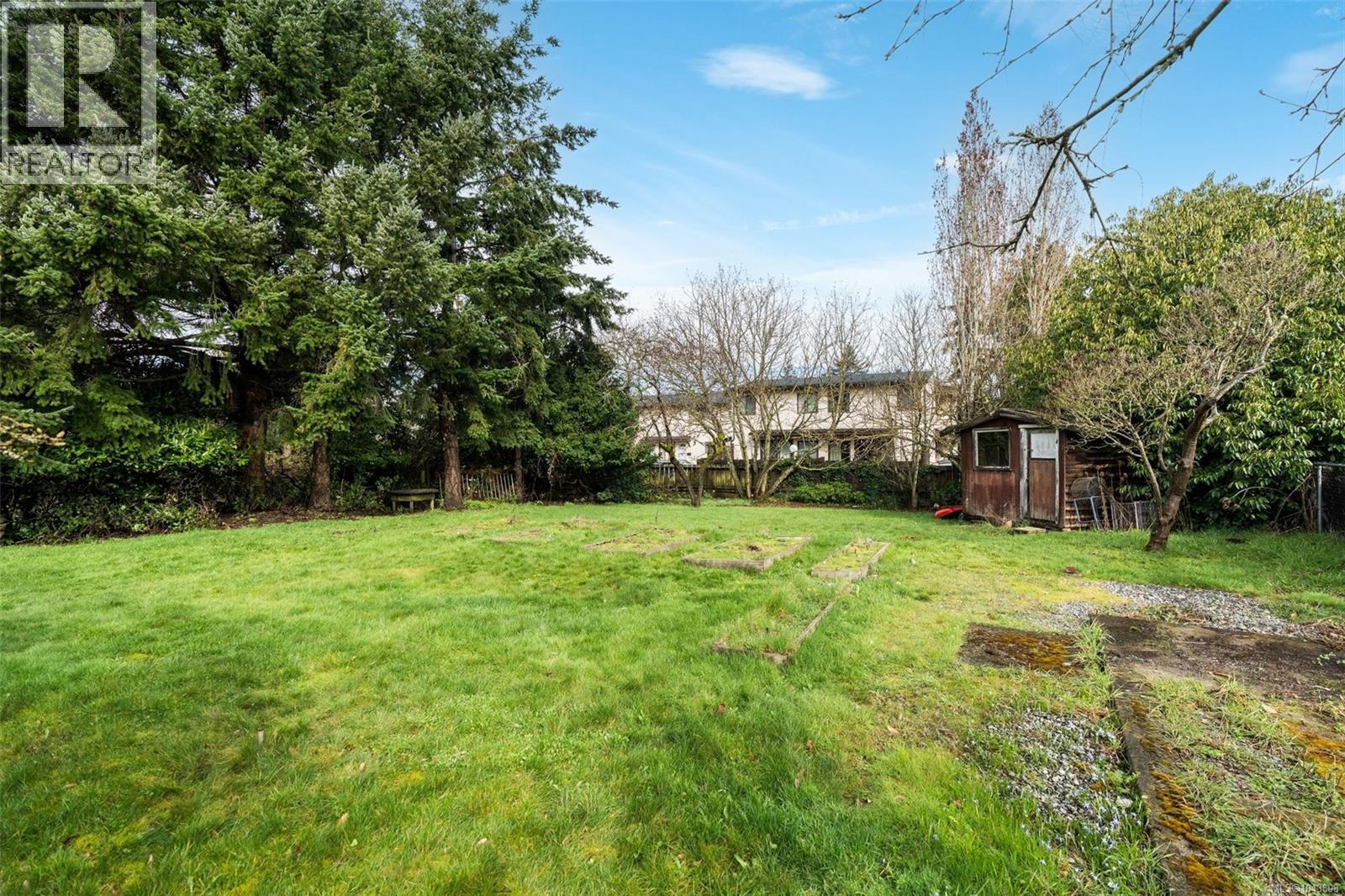 1790 Denman St - 26