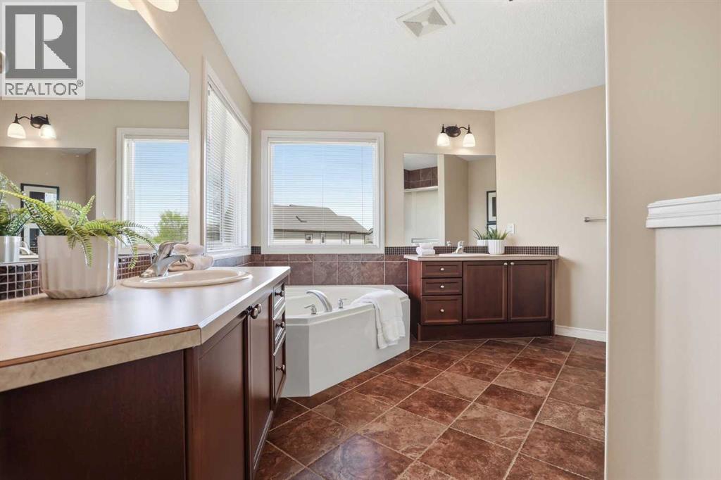 18 Drake Landing Crescent - 31