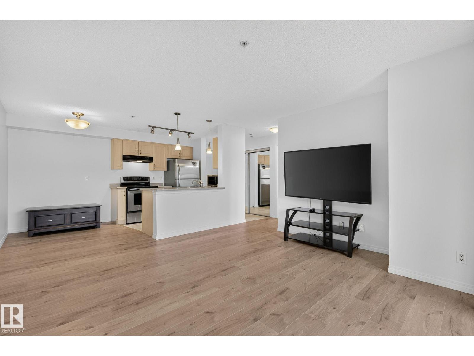 #217 13908 136 ST NW - 20