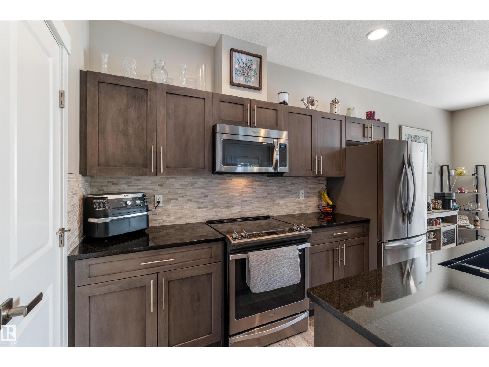 1404 GRAYBRIAR GR - 21