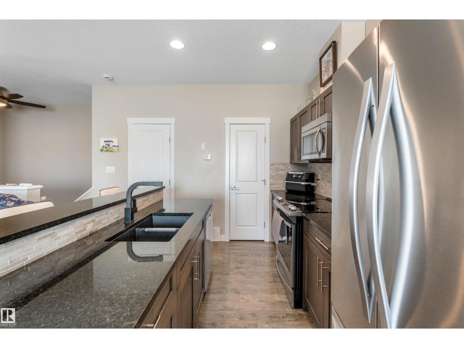 1404 GRAYBRIAR GR - 23