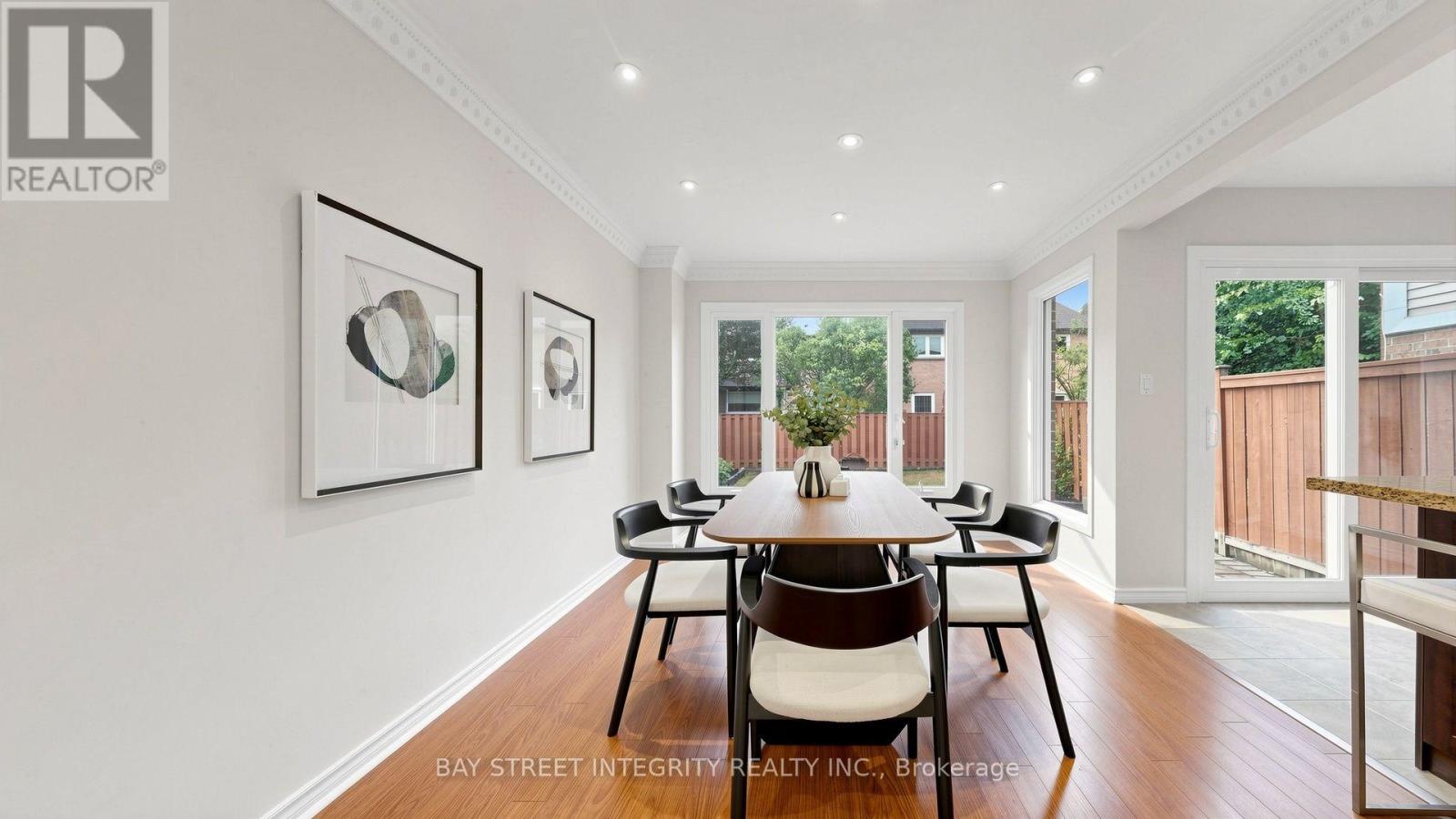 41 JONATHAN GATE - 10