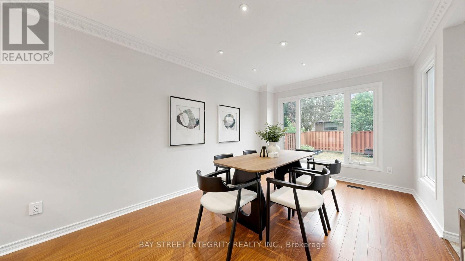 41 JONATHAN GATE - 11