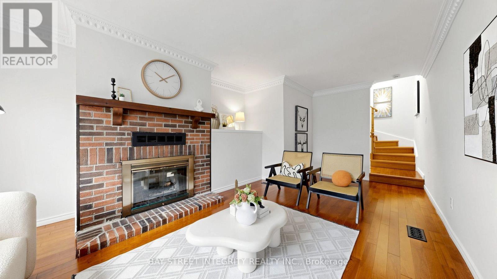 41 JONATHAN GATE - 27