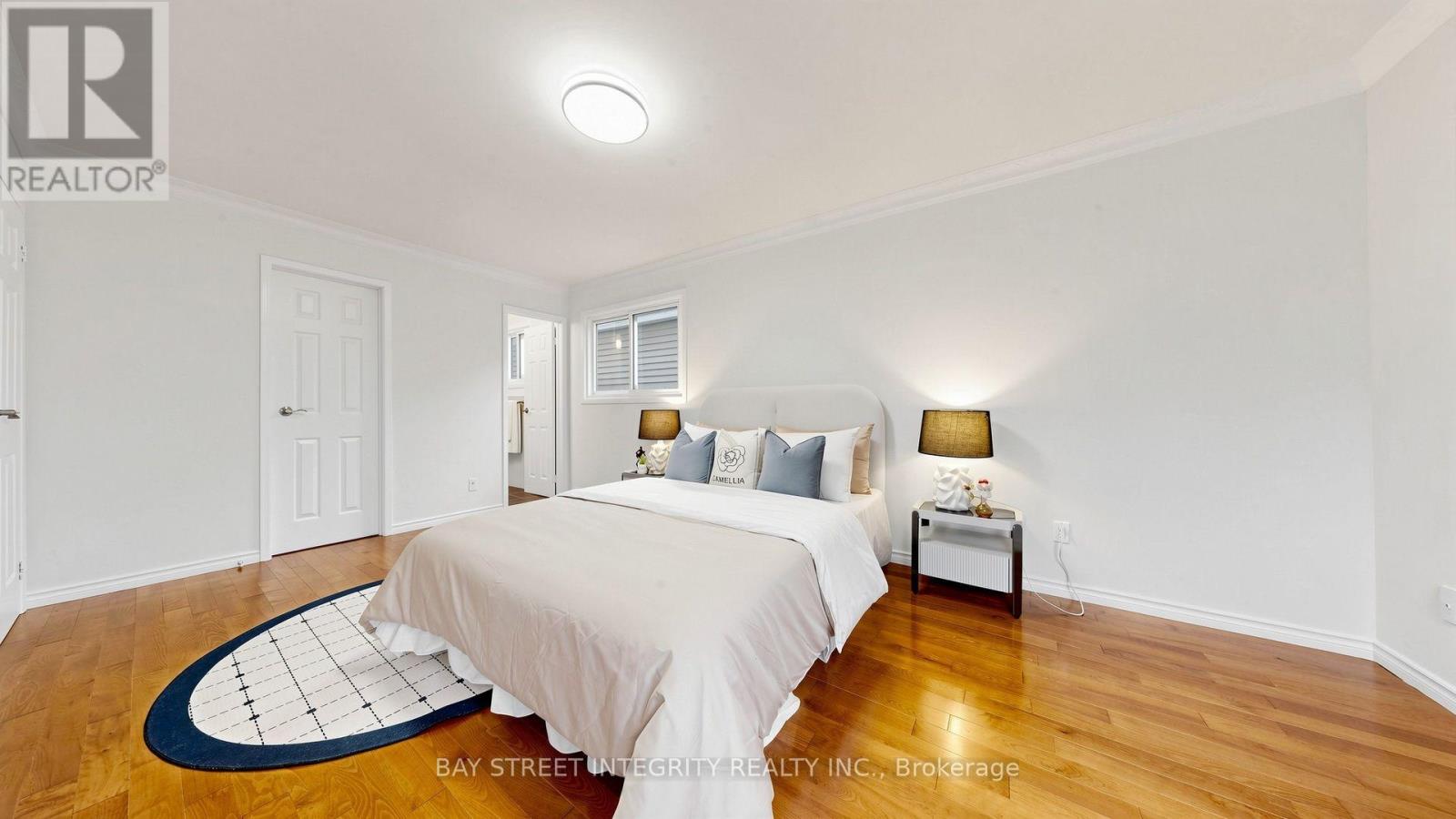 41 JONATHAN GATE - 31