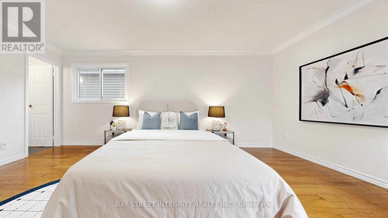 41 JONATHAN GATE - 32