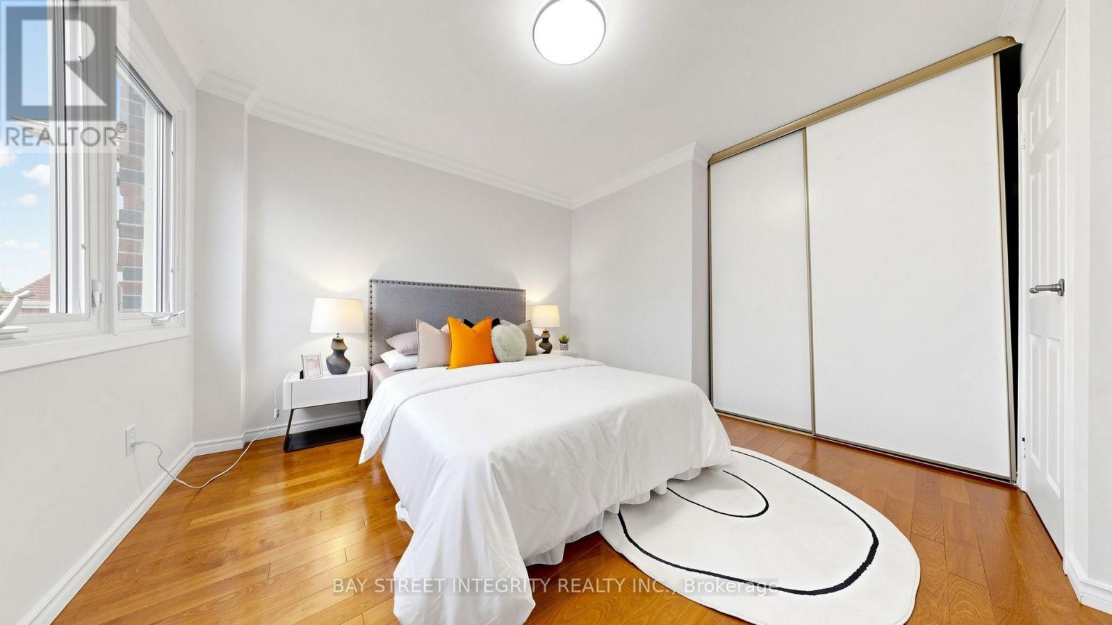 41 JONATHAN GATE - 36