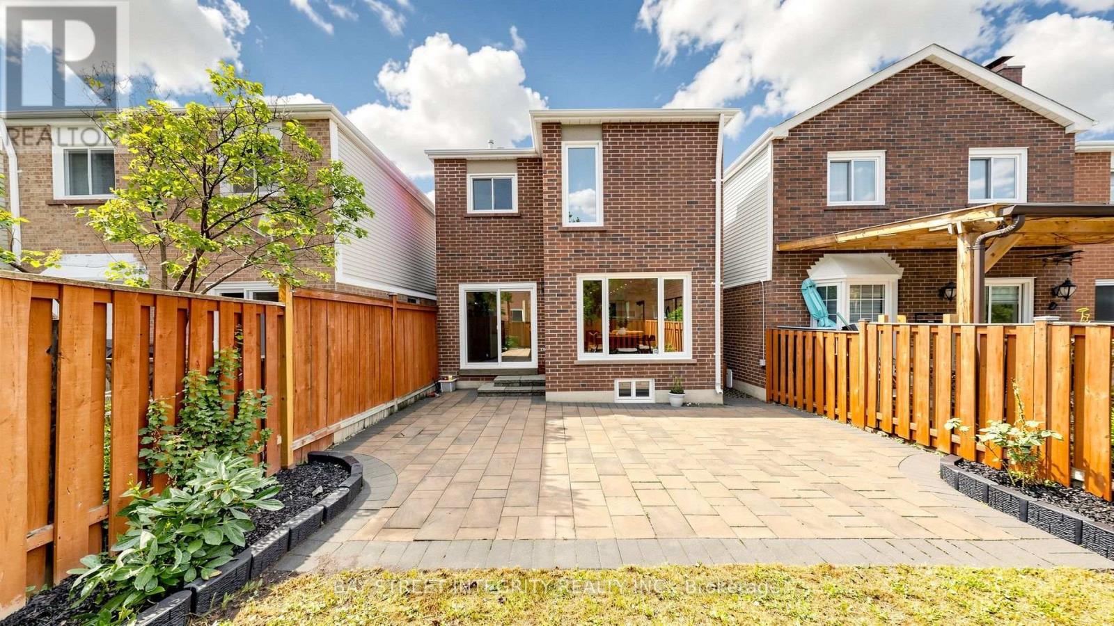 41 JONATHAN GATE - 47