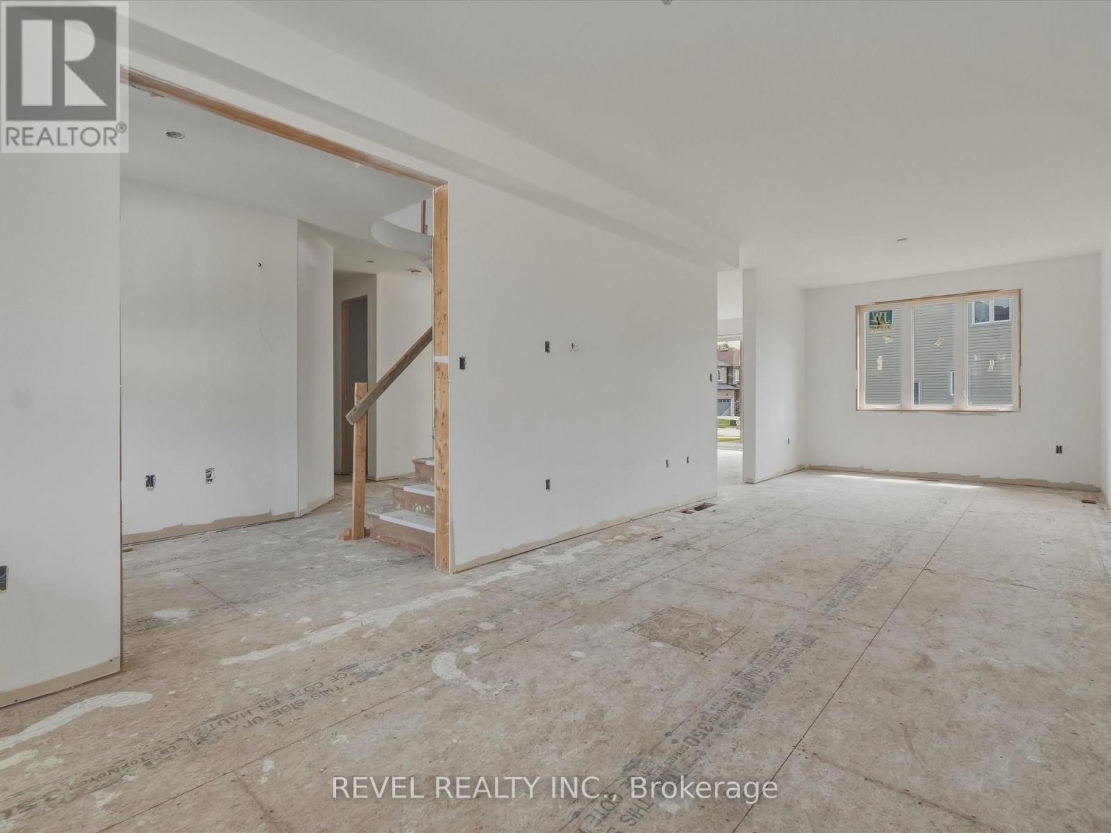 61 WOOD CRESCENT - 14