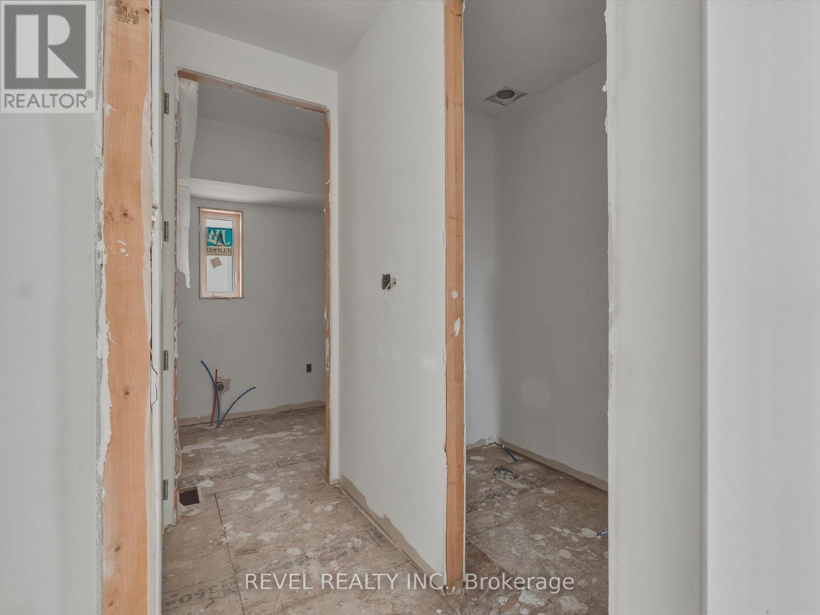 61 WOOD CRESCENT - 19