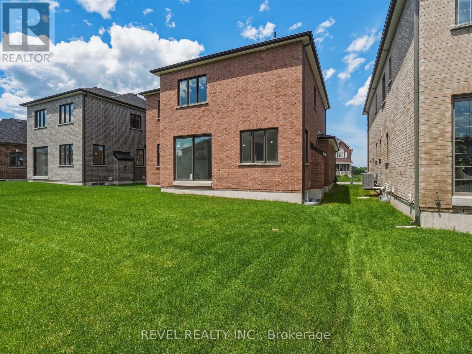 61 WOOD CRESCENT - 7