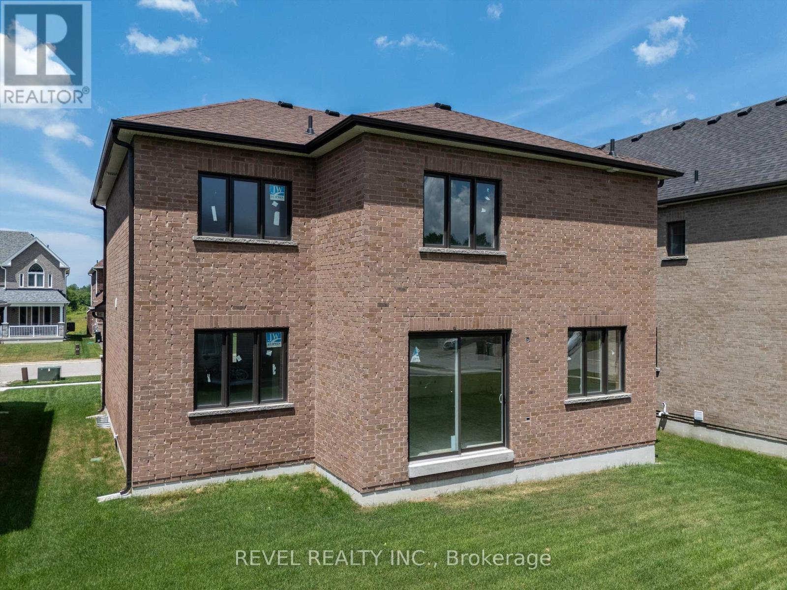 61 WOOD CRESCENT - 8