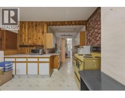 Kitchen - 4760 Canoe Beach Drive Drive Ne, Salmon Arm, BC V0E1K0 Photo 6