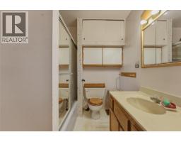 4760 Canoe Beach Drive Drive Ne, Salmon Arm, BC V0E1K0 Photo 15