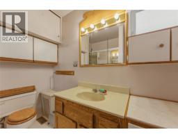 4760 Canoe Beach Drive Drive Ne, Salmon Arm, BC V0E1K0 Photo 14