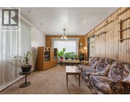 4760 Canoe Beach Drive Drive Ne, Salmon Arm, BC V0E1K0 Photo 9