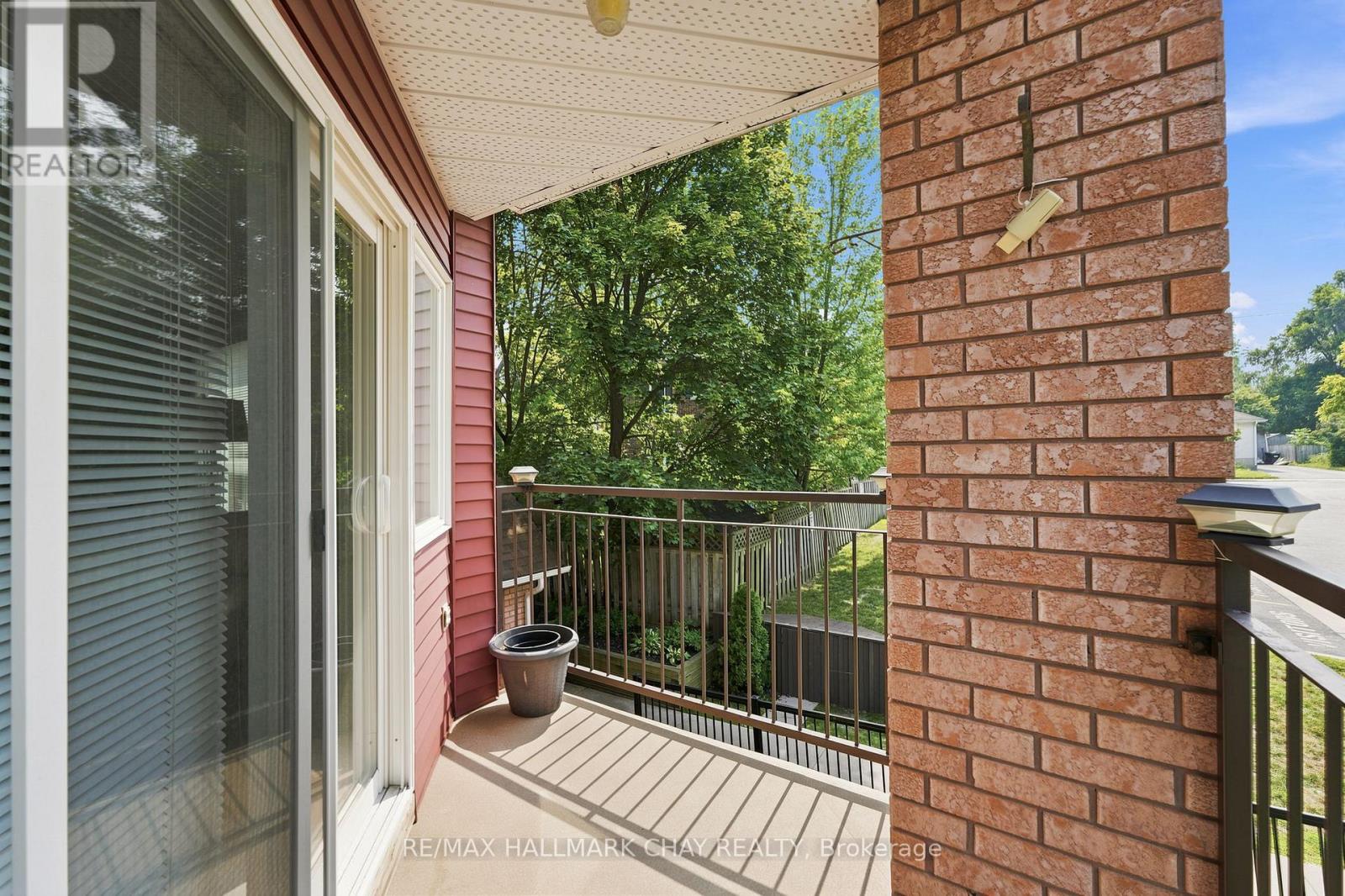 #201 131 CLAPPERTON STREET - 18