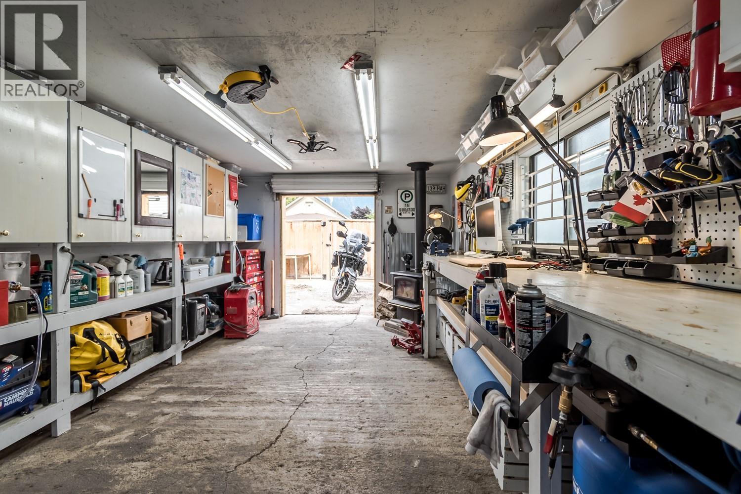 1607 PINEGROVE Street - 38
