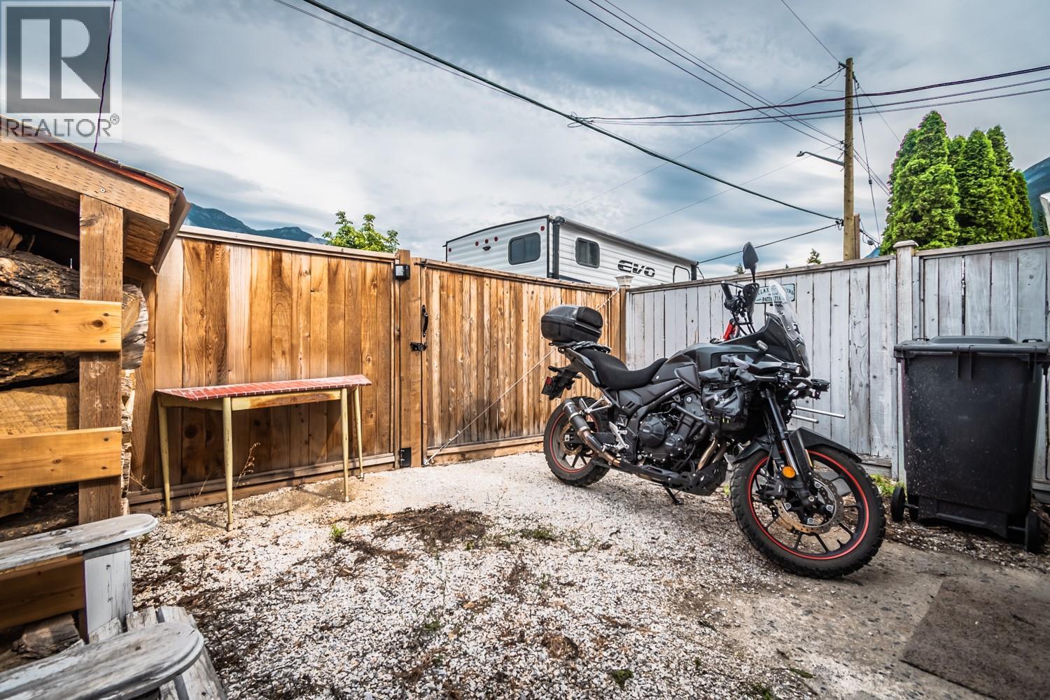 1607 PINEGROVE Street - 40