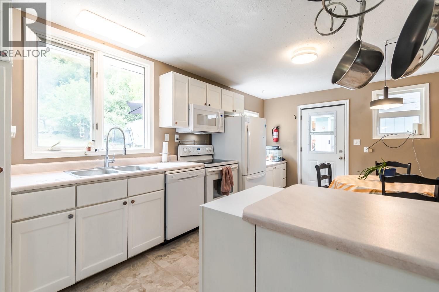 1607 PINEGROVE Street - 15