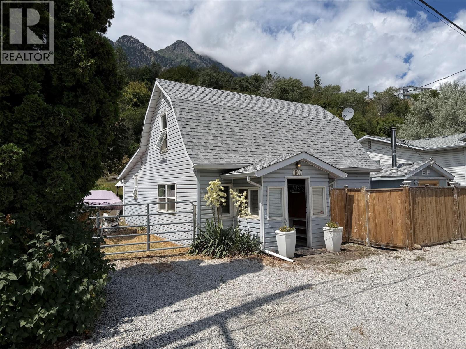 1607 PINEGROVE Street - 34