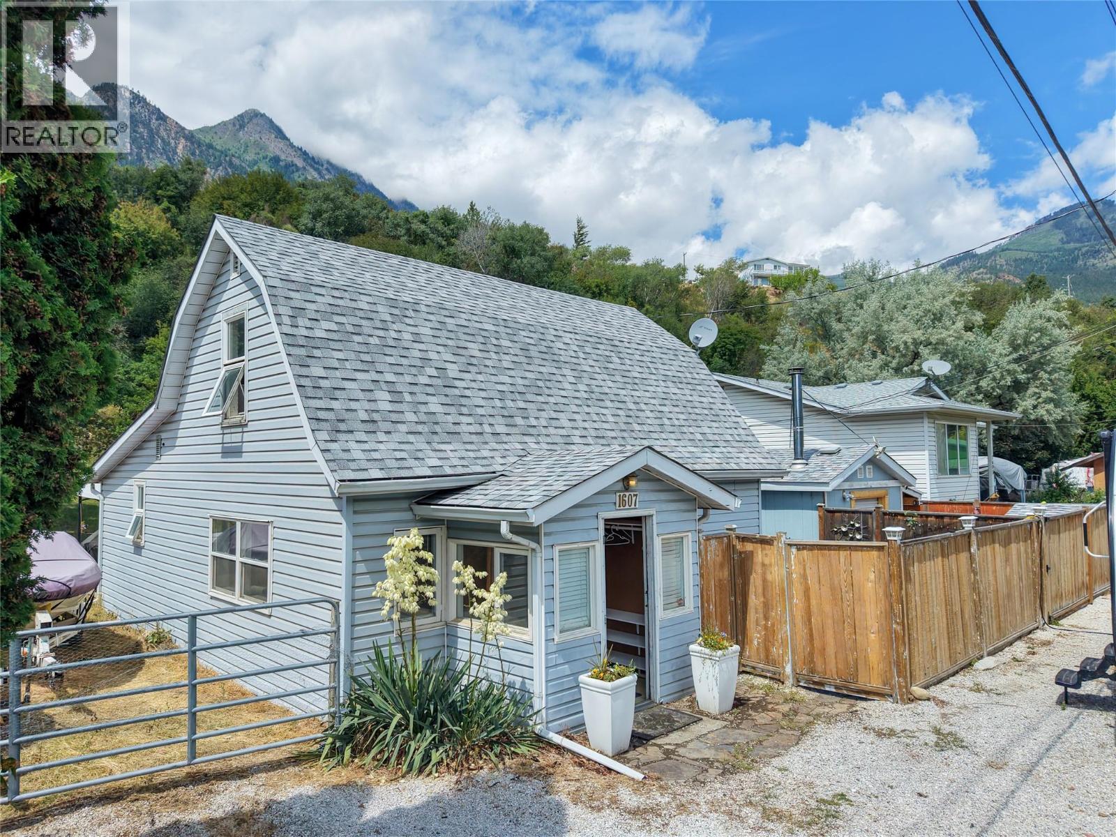 1607 PINEGROVE Street - 1
