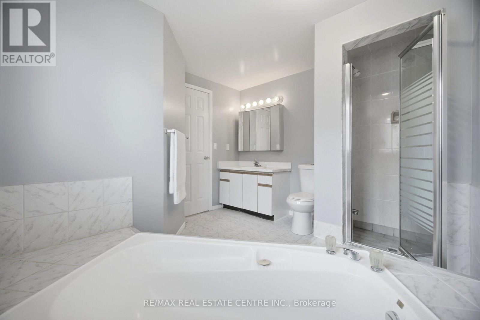 3550 COPERNICUS DRIVE - 32