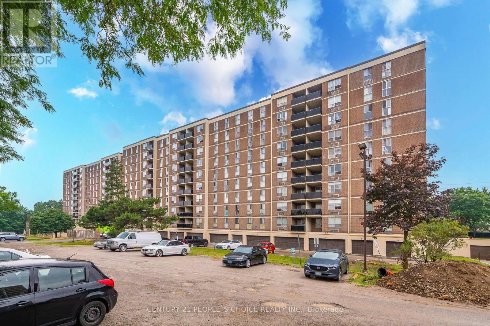 #814 2825 ISLINGTON AVENUE - 1